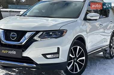 Внедорожник / Кроссовер Nissan Rogue 2018 в 