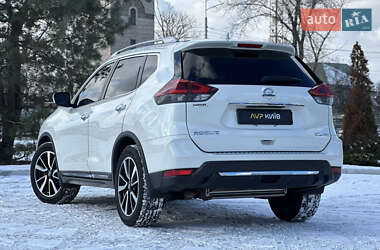 Внедорожник / Кроссовер Nissan Rogue 2018 в 