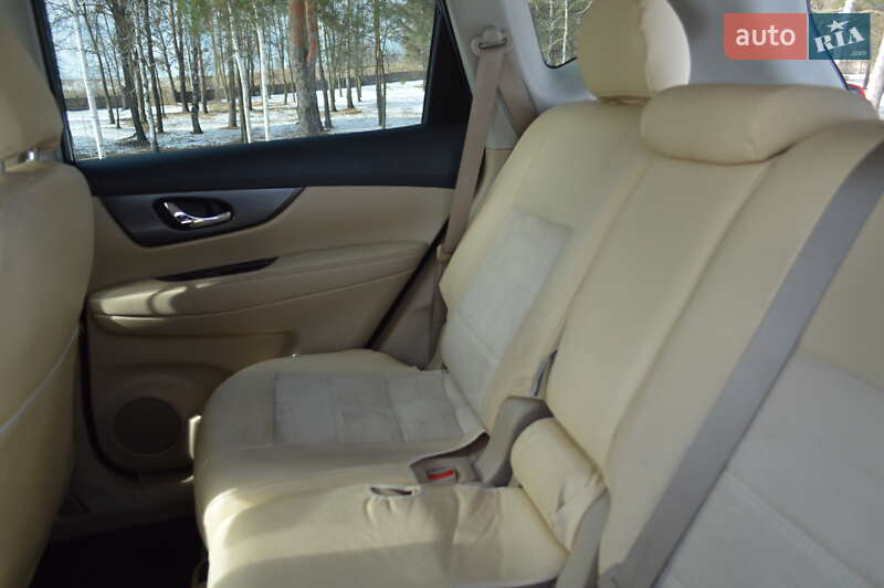 Позашляховик / Кросовер Nissan Rogue 2015 в Києві