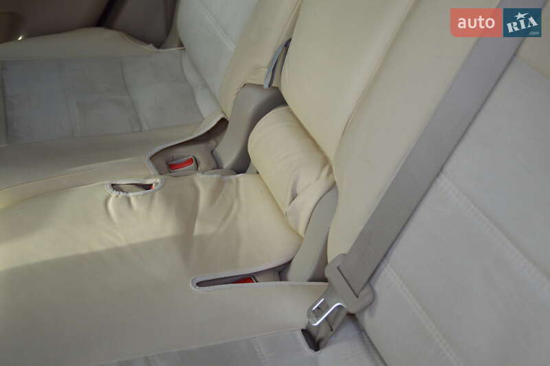 Позашляховик / Кросовер Nissan Rogue 2015 в Києві