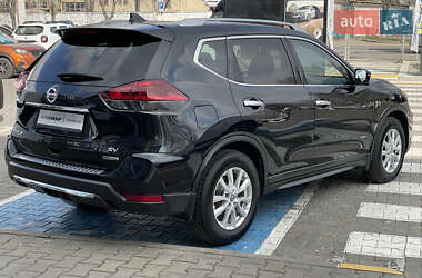 Внедорожник / Кроссовер Nissan Rogue 2018 в 