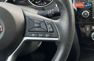 Внедорожник / Кроссовер Nissan Rogue 2018 в 