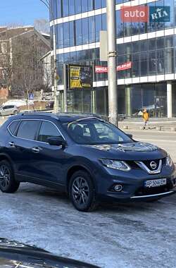 Позашляховик / Кросовер Nissan Rogue 2016 в Києві