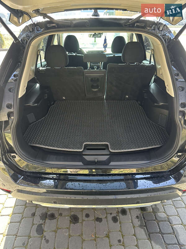 Позашляховик / Кросовер Nissan Rogue 2019 в Маневичах