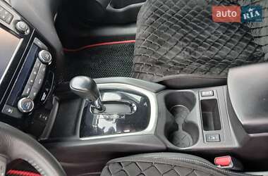 Внедорожник / Кроссовер Nissan Rogue 2015 в 