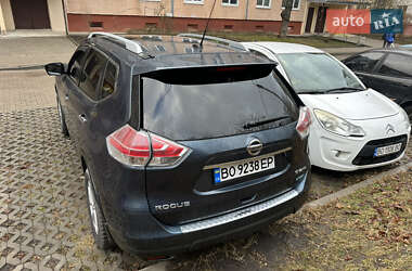 Внедорожник / Кроссовер Nissan Rogue 2014 в 