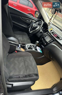Внедорожник / Кроссовер Nissan Rogue 2014 в 
