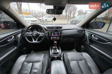 Внедорожник / Кроссовер Nissan Rogue 2019 в 