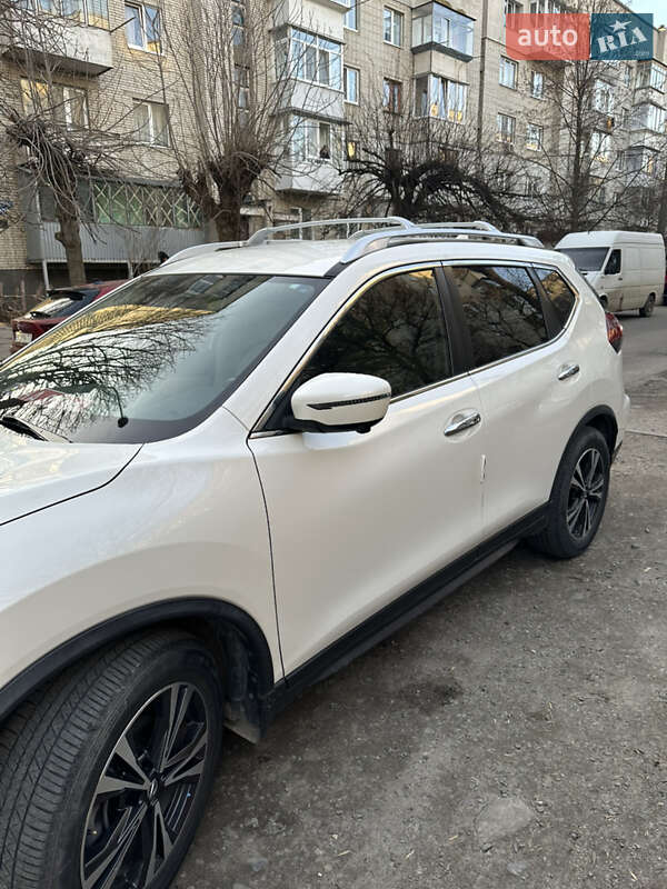 Внедорожник / Кроссовер Nissan Rogue 2020 в Львове