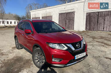 Позашляховик / Кросовер Nissan Rogue 2016 в 