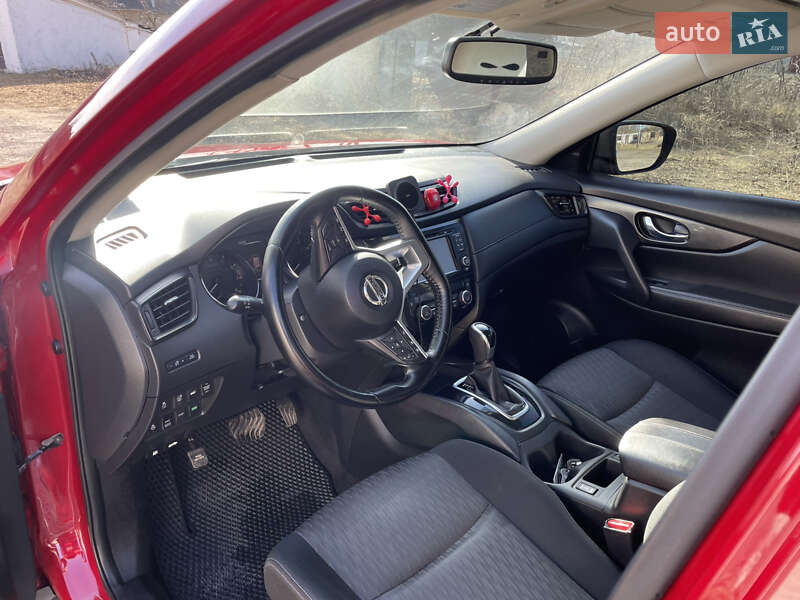 Внедорожник / Кроссовер Nissan Rogue 2016 в Томашполе