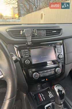 Внедорожник / Кроссовер Nissan Rogue 2017 в 