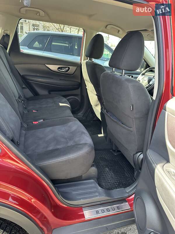 Позашляховик / Кросовер Nissan Rogue 2015 в Запоріжжі