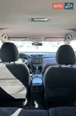 Внедорожник / Кроссовер Nissan Rogue 2015 в 