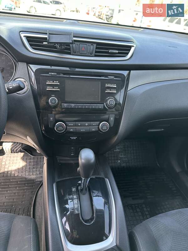 Позашляховик / Кросовер Nissan Rogue 2015 в Запоріжжі