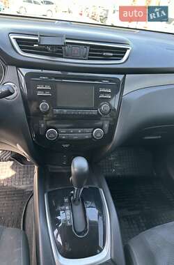 Внедорожник / Кроссовер Nissan Rogue 2015 в 