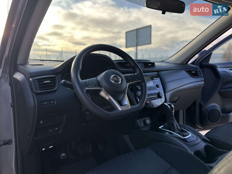 Позашляховик / Кросовер Nissan Rogue 2016 в Коростені