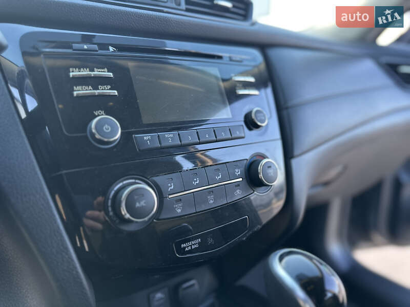 Позашляховик / Кросовер Nissan Rogue 2016 в Коростені