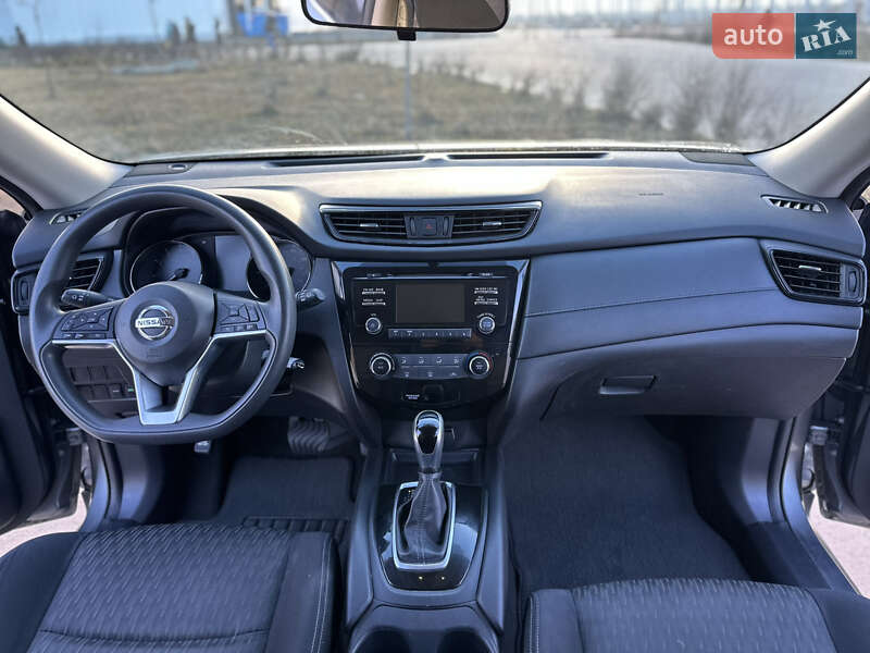 Позашляховик / Кросовер Nissan Rogue 2016 в Коростені