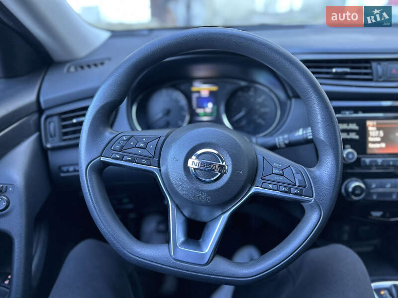 Позашляховик / Кросовер Nissan Rogue 2016 в Коростені