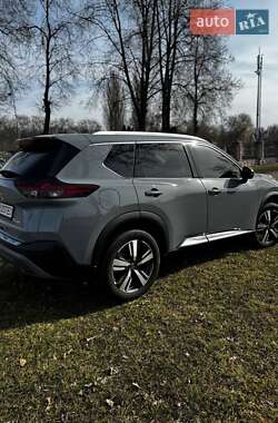 Внедорожник / Кроссовер Nissan Rogue 2021 в 
