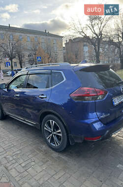 Внедорожник / Кроссовер Nissan Rogue 2017 в 