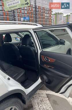 Внедорожник / Кроссовер Nissan Rogue 2014 в 