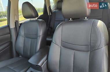 Внедорожник / Кроссовер Nissan Rogue 2014 в 