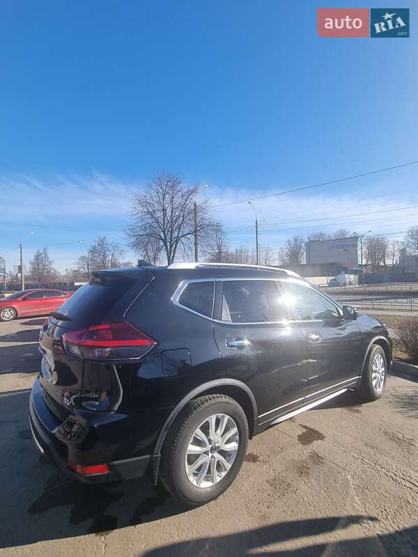 Позашляховик / Кросовер Nissan Rogue 2017 в Чернігові