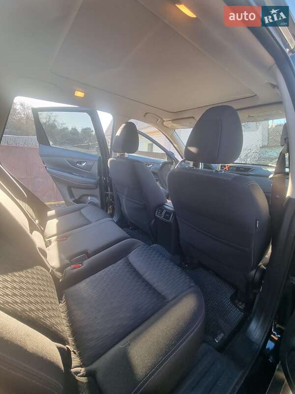 Позашляховик / Кросовер Nissan Rogue 2017 в Чернігові