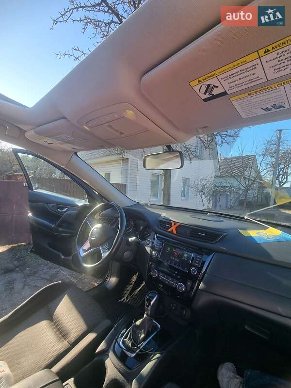 Позашляховик / Кросовер Nissan Rogue 2017 в Чернігові