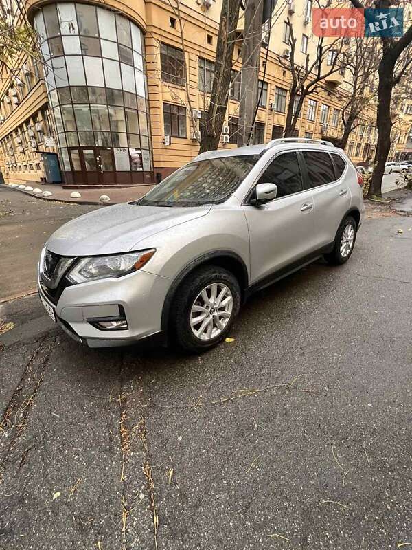 Внедорожник / Кроссовер Nissan Rogue 2018 в Запорожье