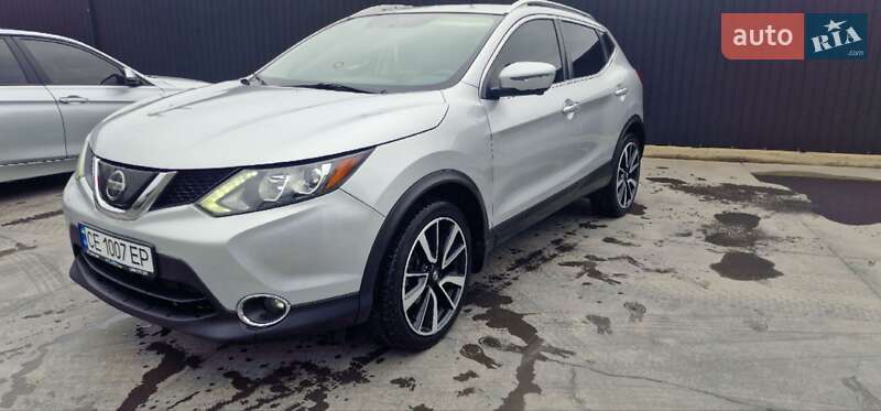 Позашляховик / Кросовер Nissan Rogue 2018 в Чернівцях