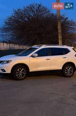 Позашляховик / Кросовер Nissan Rogue 2015 в 