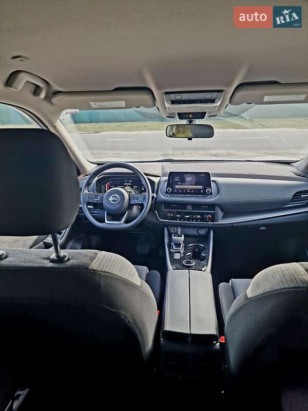 Внедорожник / Кроссовер Nissan Rogue 2023 в Киеве