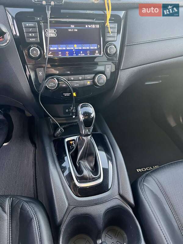 Позашляховик / Кросовер Nissan Rogue 2018 в Житомирі