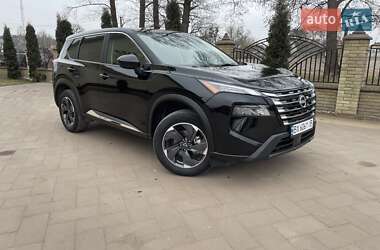 Внедорожник / Кроссовер Nissan Rogue 2023 в 