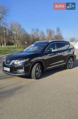 Позашляховик / Кросовер Nissan Rogue 2017 в 