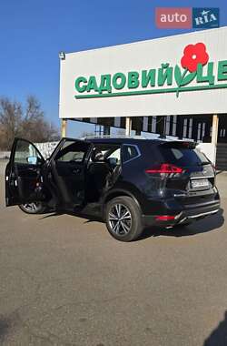 Позашляховик / Кросовер Nissan Rogue 2017 в 