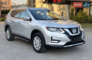 Позашляховик / Кросовер Nissan Rogue 2018 в 