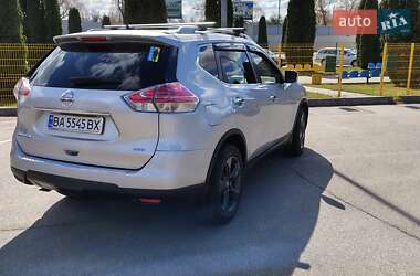 Внедорожник / Кроссовер Nissan Rogue 2016 в 