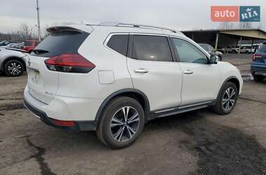 Внедорожник / Кроссовер Nissan Rogue 2018 в Ужгороде