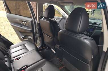 Внедорожник / Кроссовер Nissan Rogue 2016 в 