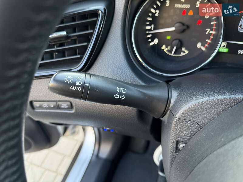 Внедорожник / Кроссовер Nissan Rogue 2017 в Одессе