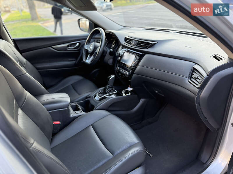 Внедорожник / Кроссовер Nissan Rogue 2017 в Одессе
