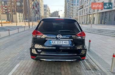 Внедорожник / Кроссовер Nissan Rogue 2017 в 