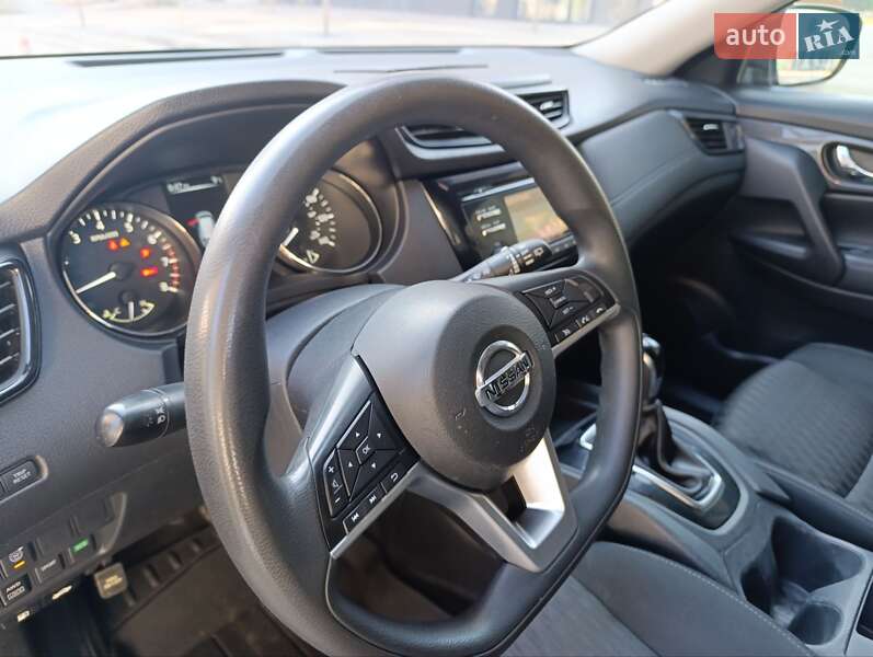 Позашляховик / Кросовер Nissan Rogue 2017 в Києві