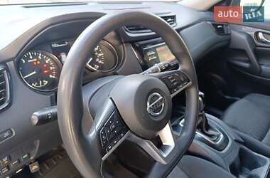 Внедорожник / Кроссовер Nissan Rogue 2017 в 