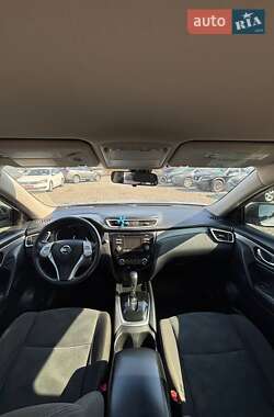Внедорожник / Кроссовер Nissan Rogue 2016 в 