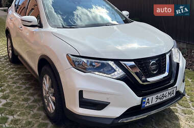 Внедорожник / Кроссовер Nissan Rogue 2018 в 
